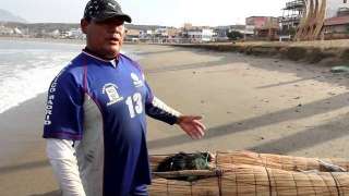 Pêche artisanale sur une plage au Pérou