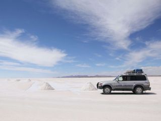 Departure by 4x4 to visit the Salar of Uyuni