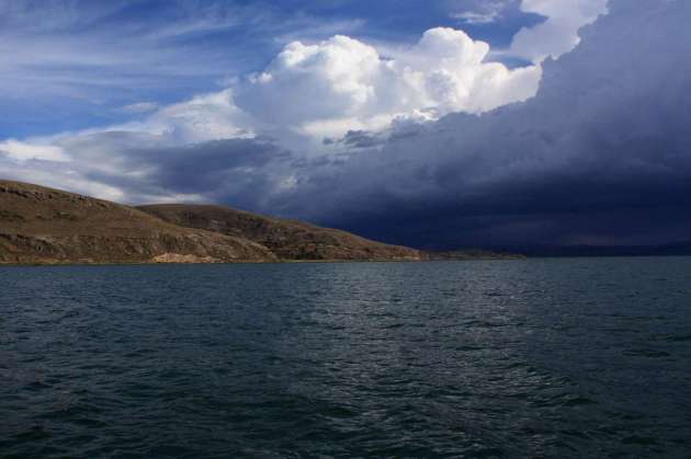 La costa noreste del Lago Titicaca