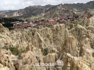  La Paz and its cable cars