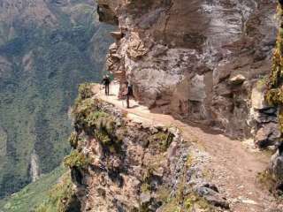 Inca Trail: Pacaymayo - Runkurakay - Sayacmarca - Wiñaywayna.