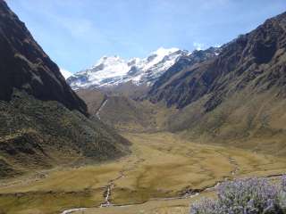 Departure day to the trekking between Choquequirao and Machu Picchu.