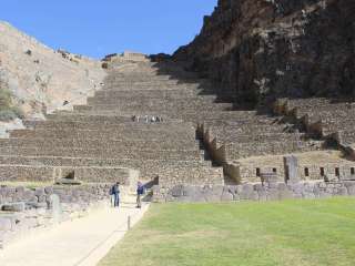 Visite de la vallée sacrée et départ vers le Machu-Picchu